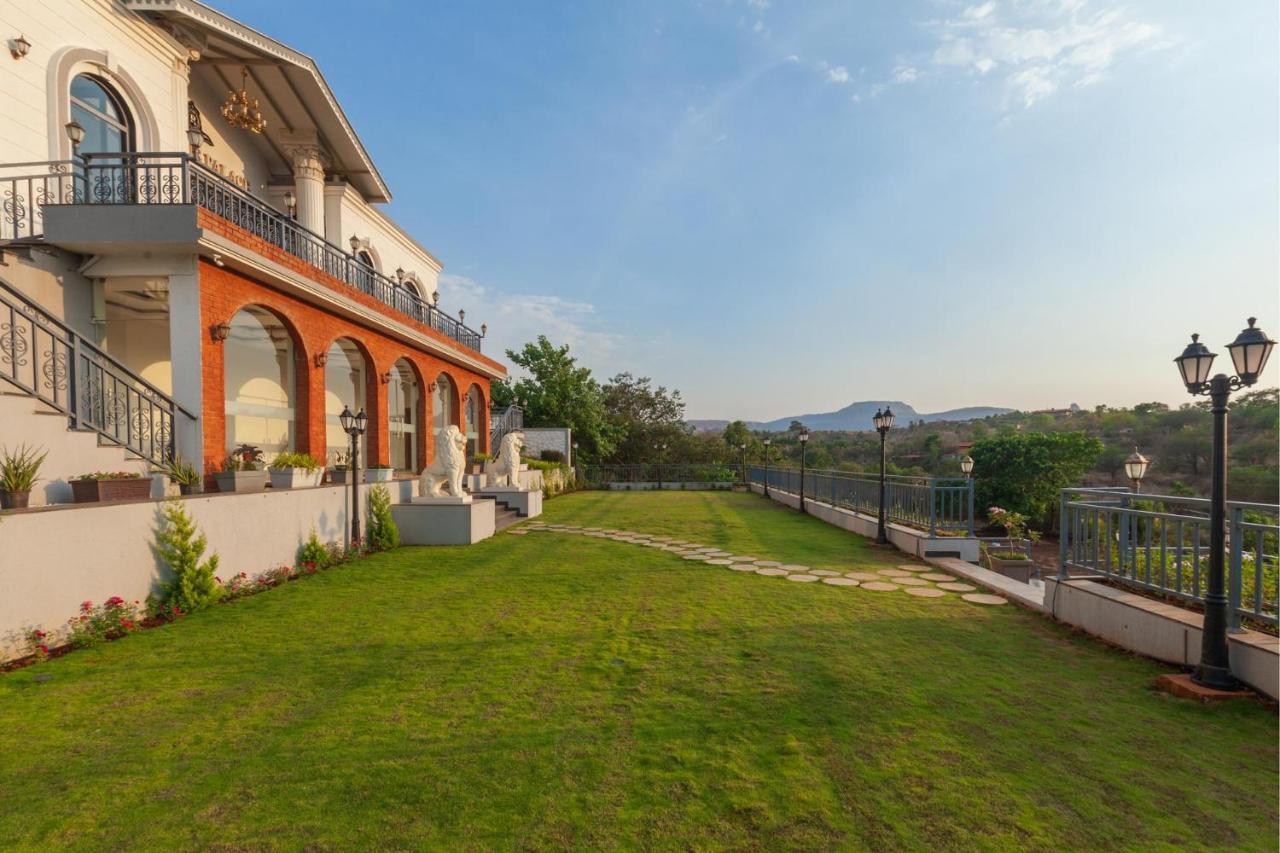Bellevue Palace By Stayvista - Lavish Abode With A Pool, Landscaped Lawn, Gazebo & Adventure Activities Нашик Екстериор снимка