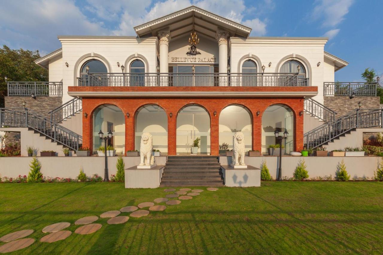Bellevue Palace By Stayvista - Lavish Abode With A Pool, Landscaped Lawn, Gazebo & Adventure Activities Нашик Екстериор снимка