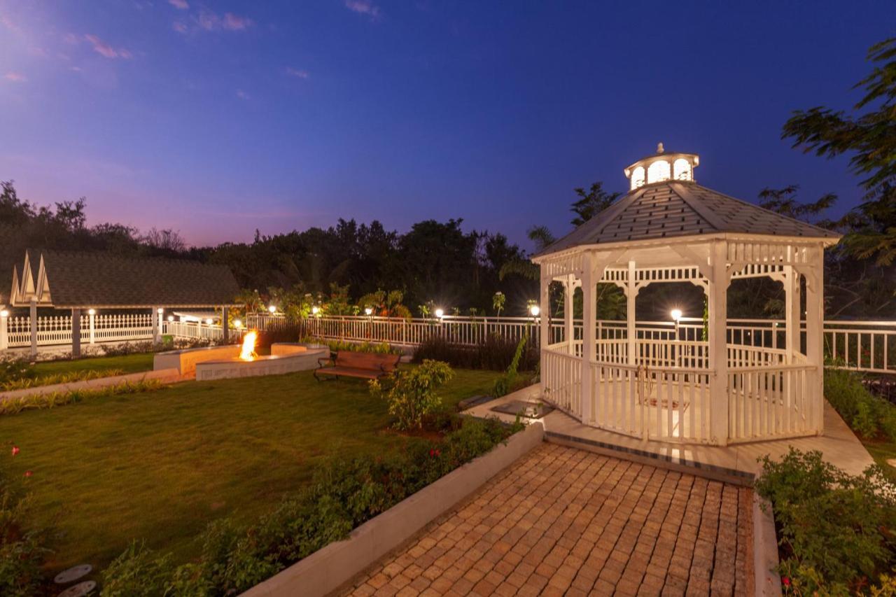 Bellevue Palace By Stayvista - Lavish Abode With A Pool, Landscaped Lawn, Gazebo & Adventure Activities Нашик Екстериор снимка